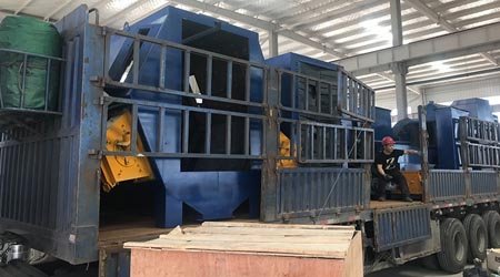 客戶定制用于清理鈑金件的Q385懸鏈式拋丸機試車完成發(fā)往俄羅斯