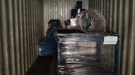 埃及客戶定制用于橋梁建設的Q69鋼板拋丸機發(fā)貨